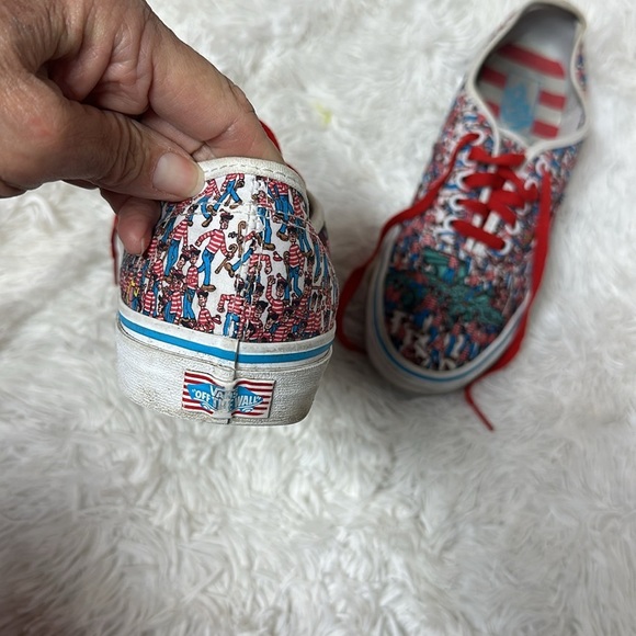 VANS Where's Waldo Shoes Ltd Edition Classic Low Lace Up Men's 10.0 Women’s 11.0 - Picture 4 of 7